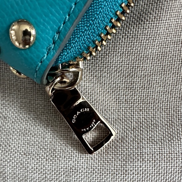 Coach Blue Studded Zip Wallet NWOT - Picture 6 of 7